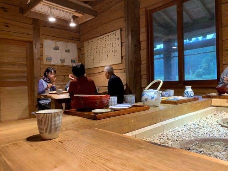 蒜山手打ちそば 叉来(またぎ)の内観