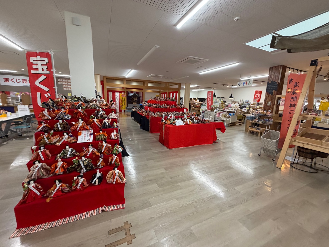 金持テラスひのの雛人形展示
