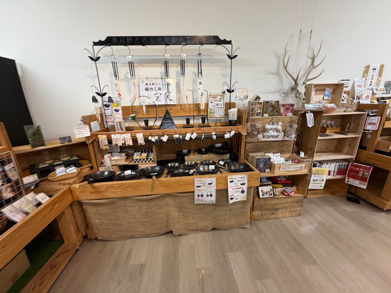 金持テラスひのの奥日野たたら鍛冶工房コーナー