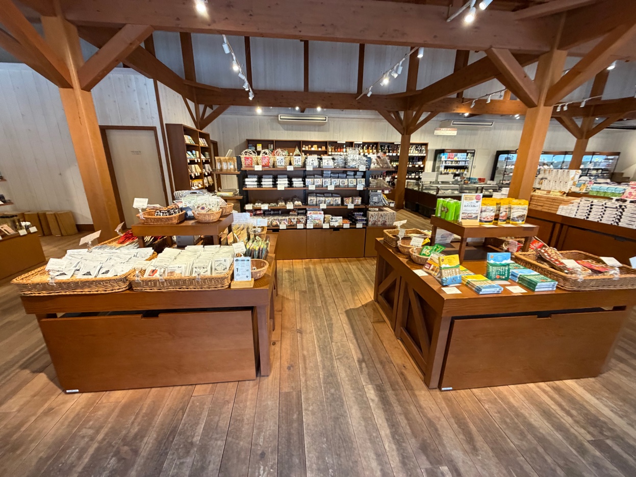 大山参道市場の特産品売場