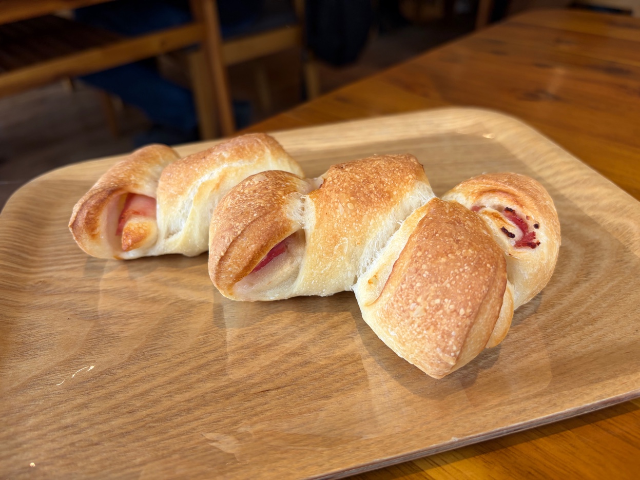 ベーカリーカフェSANDOのベーコンエピ