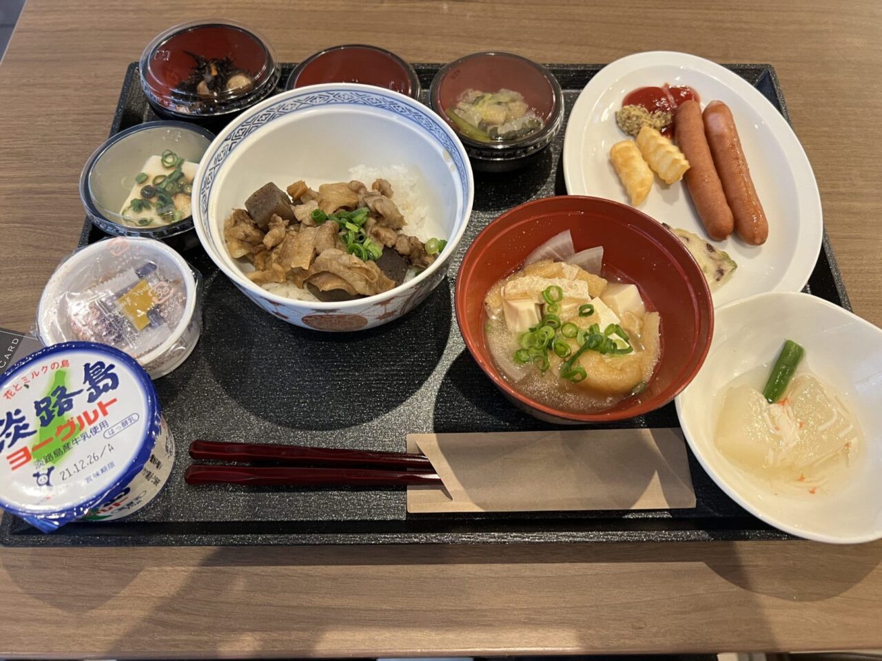 ドーミーイン神戸元町 朝食のぼっかけ丼セット
