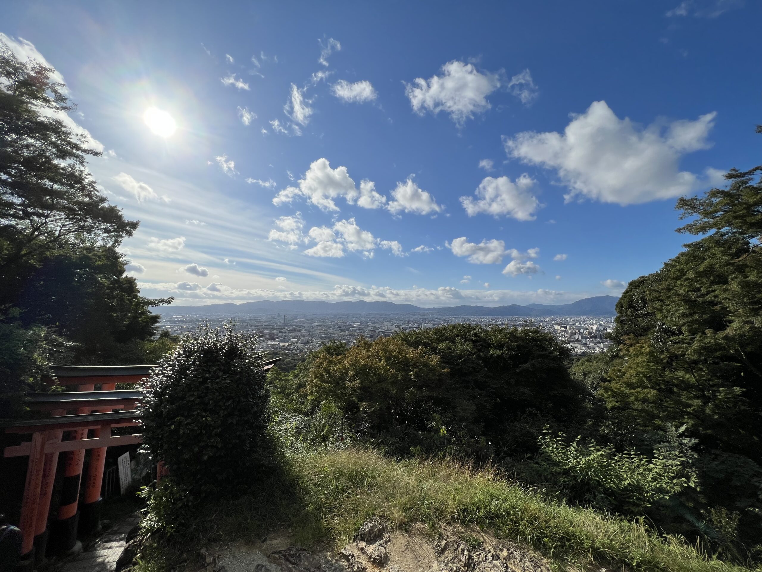 伏見稲荷大社・四ツ辻からの京都市内の眺め