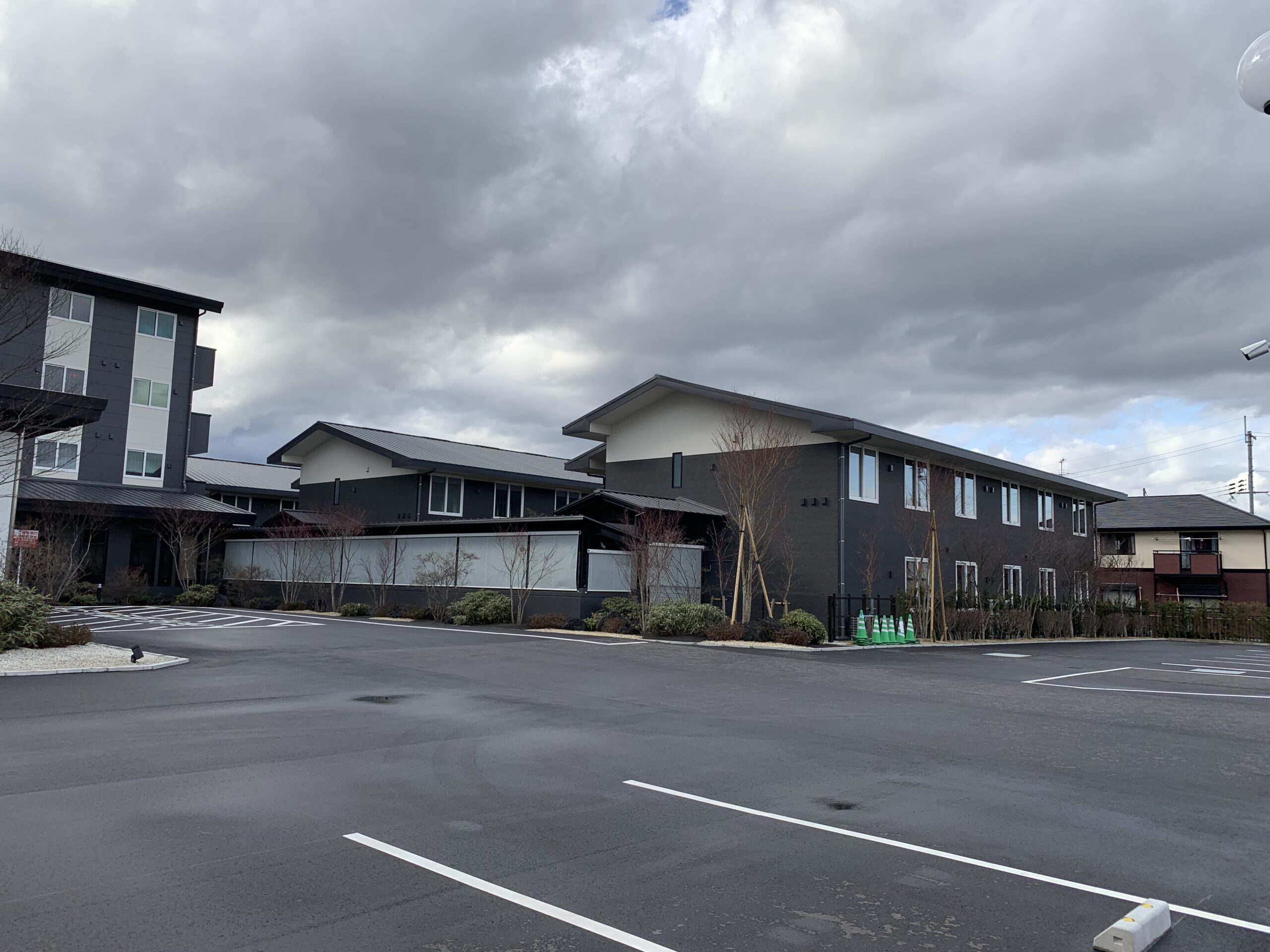 グランヴィリオホテル奈良 -和蔵- 駐車場から見た建物