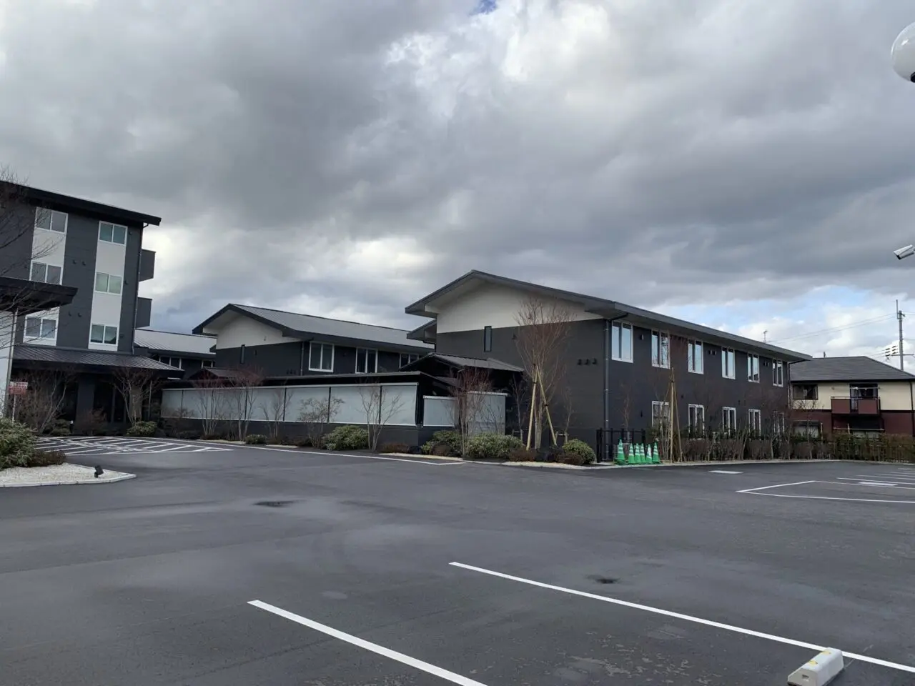 グランヴィリオホテル奈良 -和蔵- 駐車場から見た建物