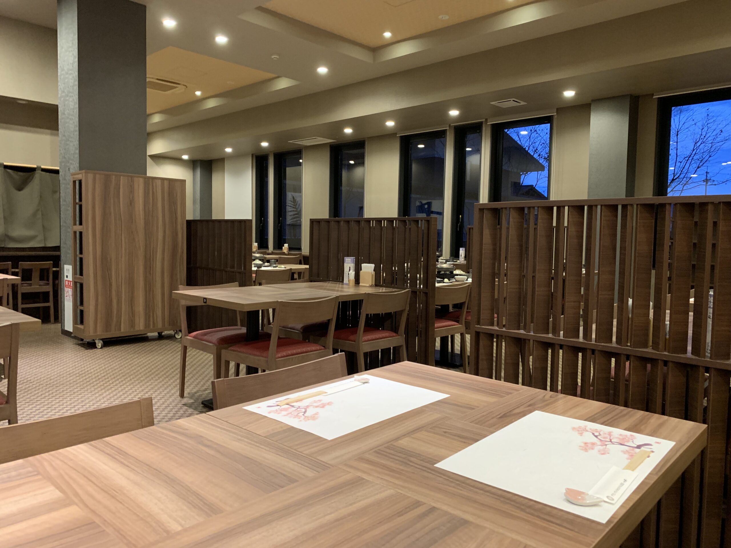 グランヴィリオホテル奈良 -和蔵- レストラン四季の蔵の広い店内