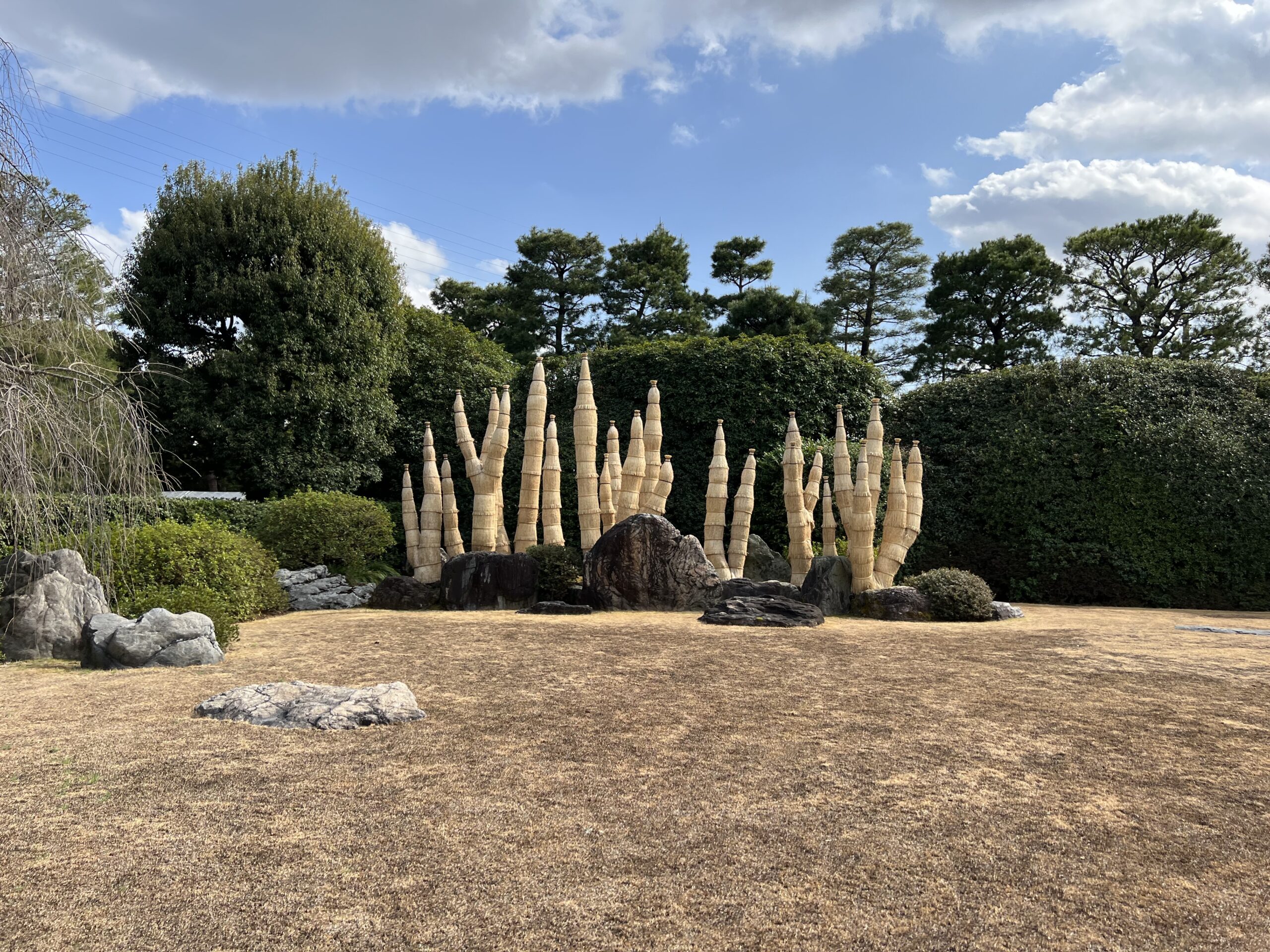 城南宮の庭園オブジェ