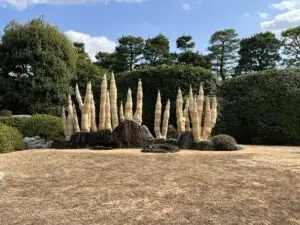 城南宮の庭園オブジェ