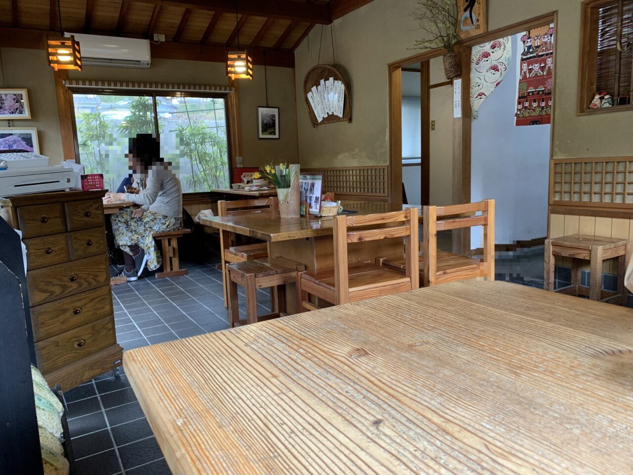 三輪の里 池側の店内