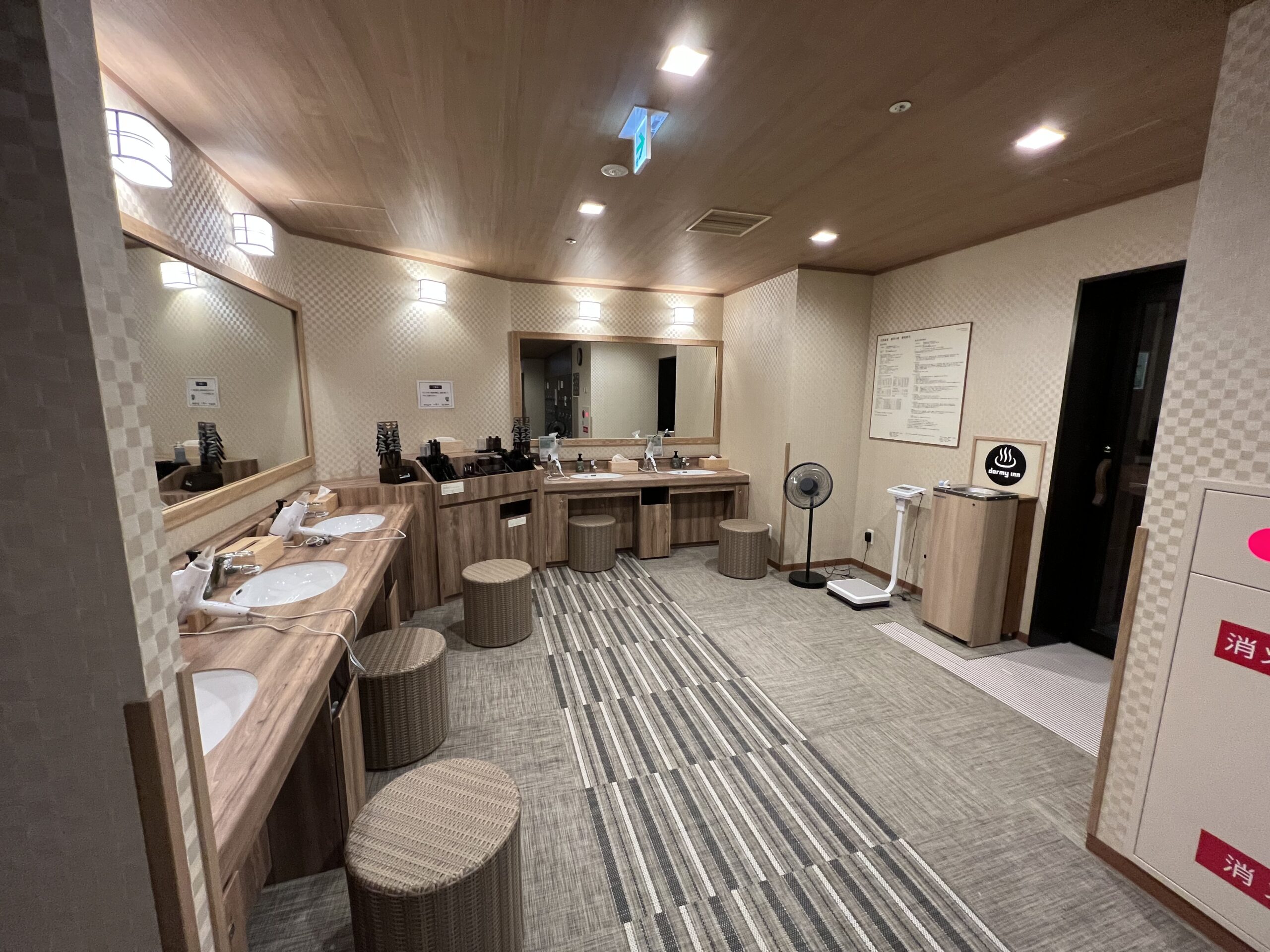 御宿 野乃京都七条 大浴場の脱衣所洗面台