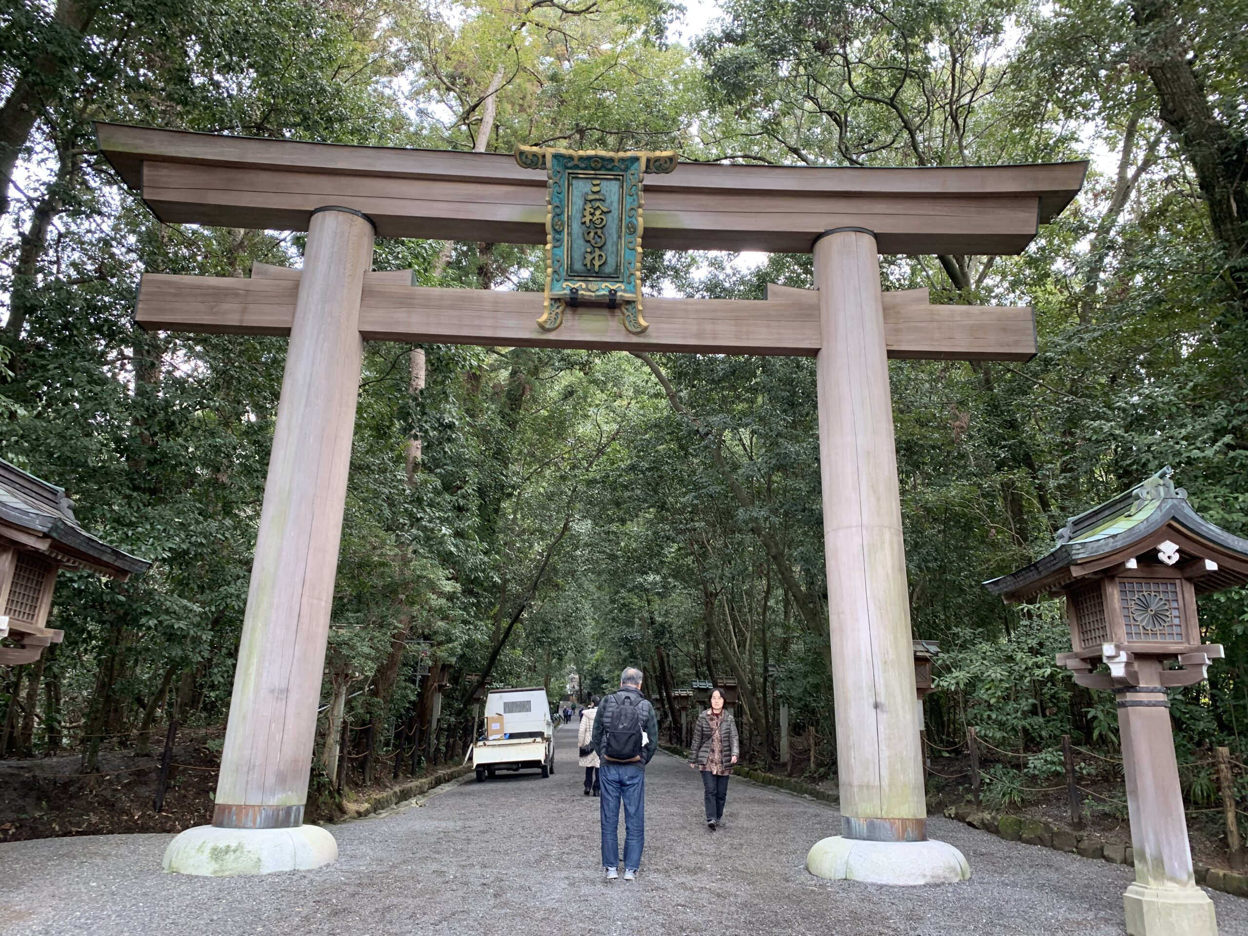 大神神社の二の鳥居（正面）