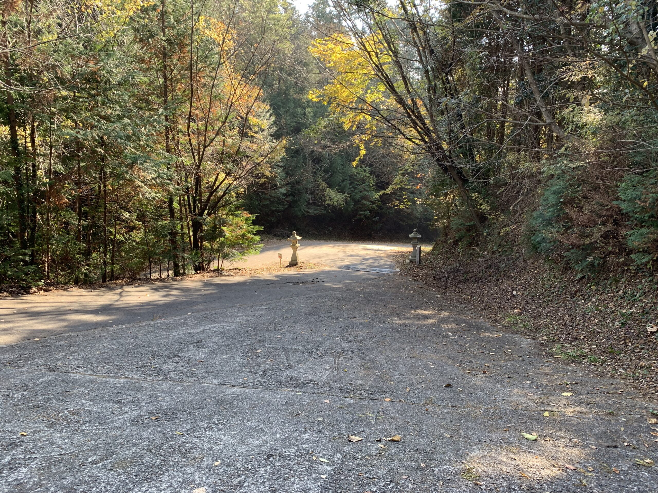 サムハラ神社 奥の宮の駐車場入口