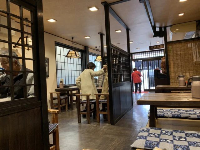 そば処おくに 外観・入口