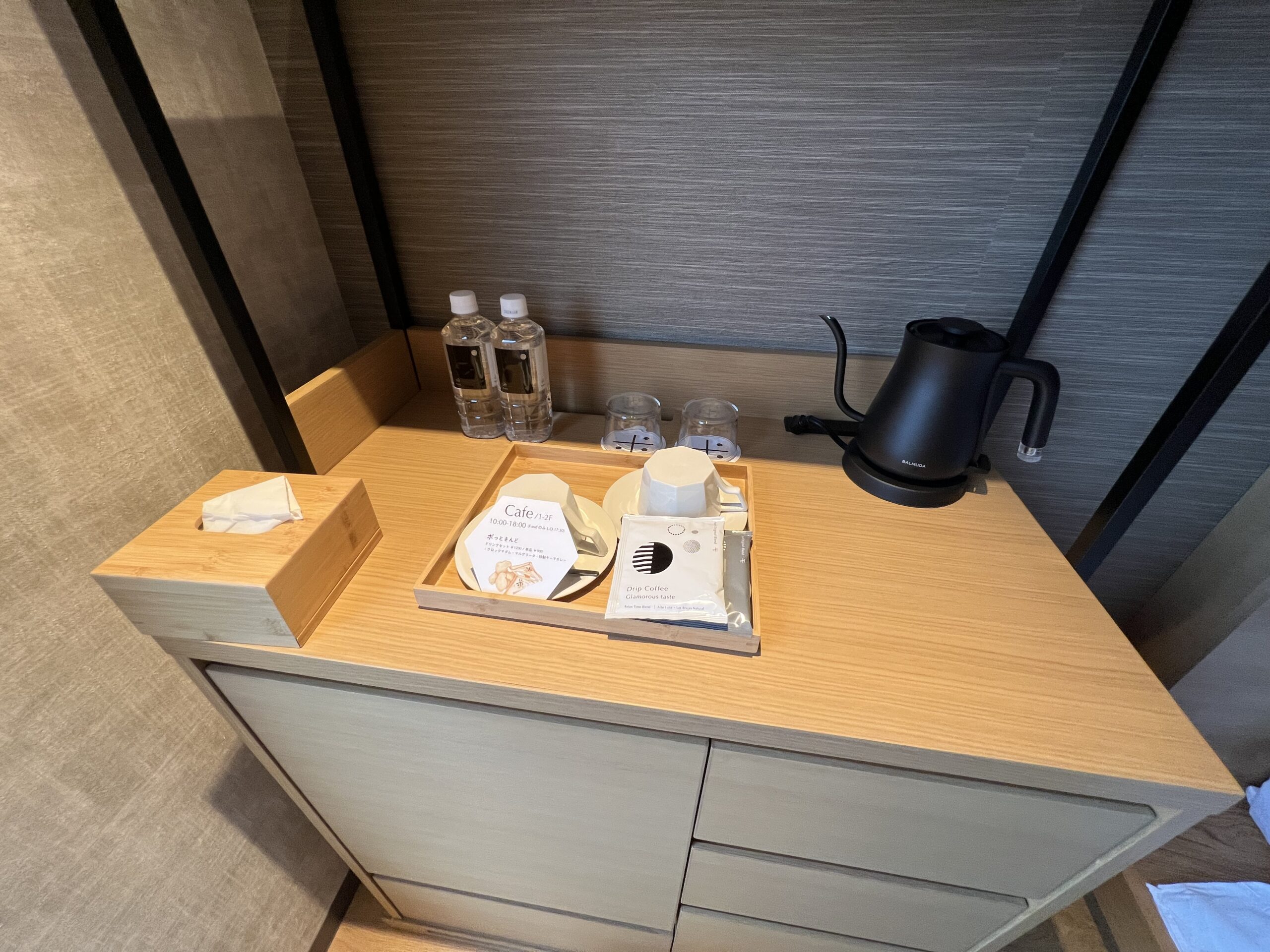 梅小路ポテル京都の室内アメニティ・ケトル