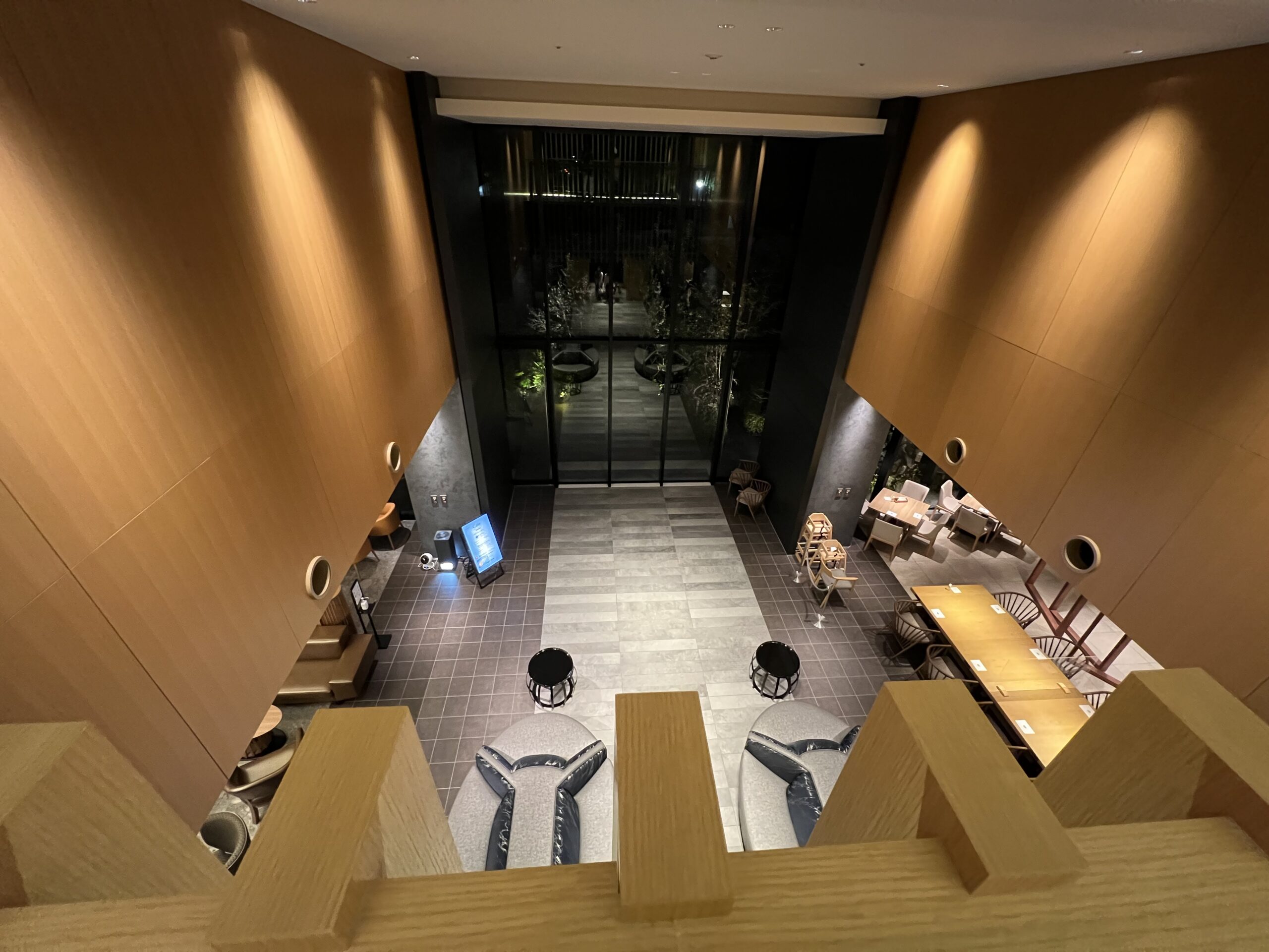 梅小路ポテル京都のラウンジ・廊下