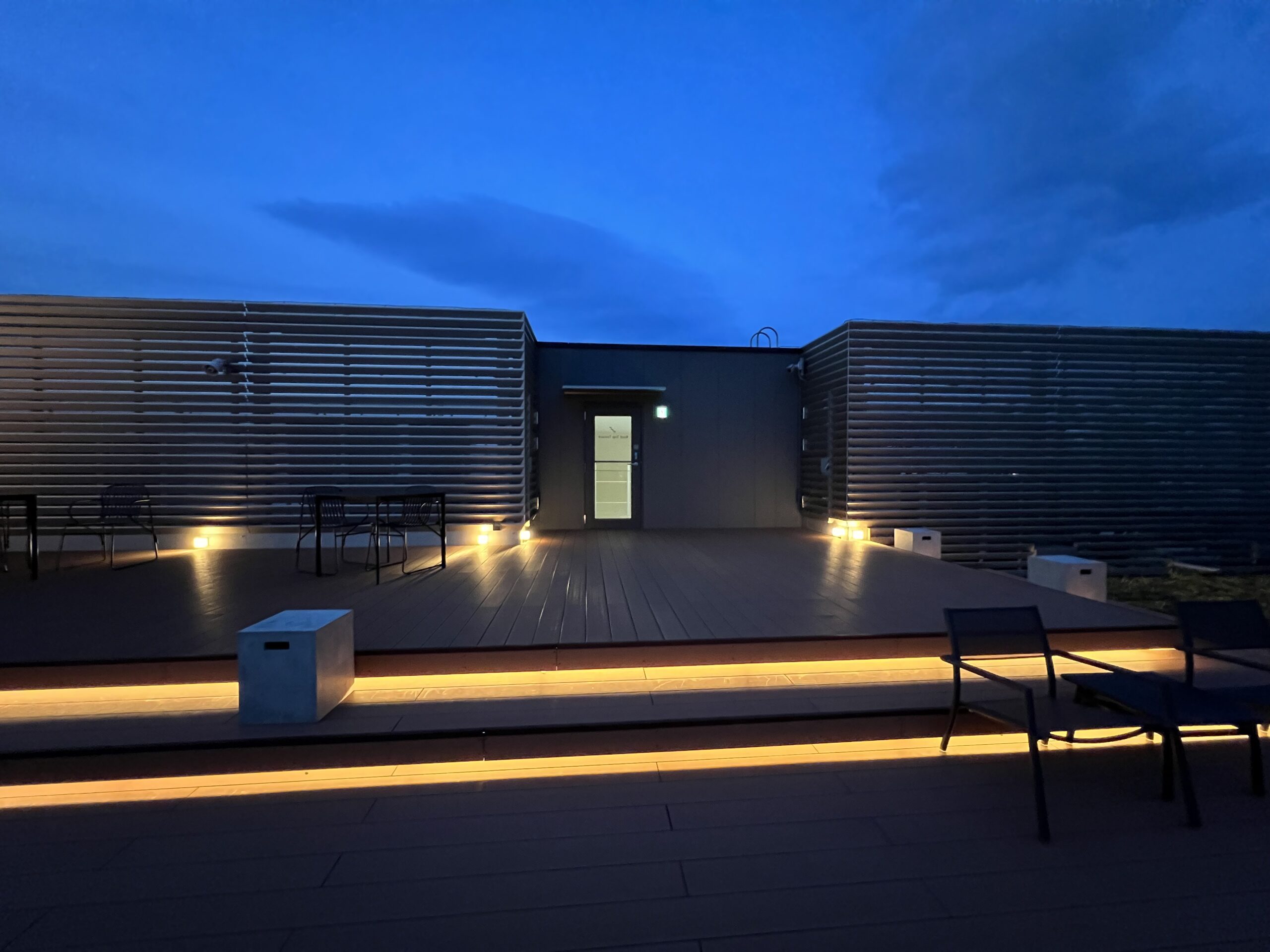 梅小路ポテル京都の屋上ルーフトップテラス夜景