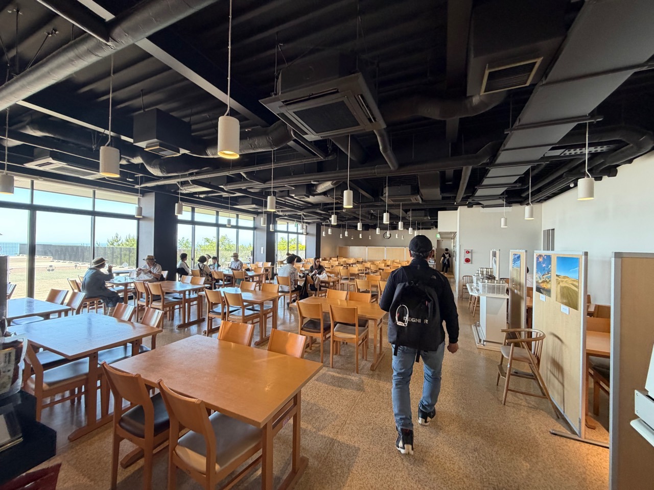 砂丘センター 見晴らしの丘の店内1
