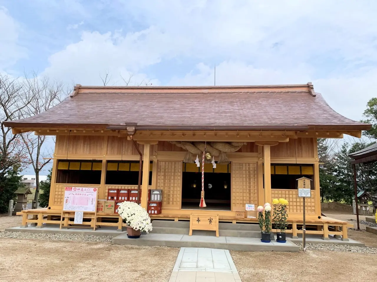 万九千神社の外観_4