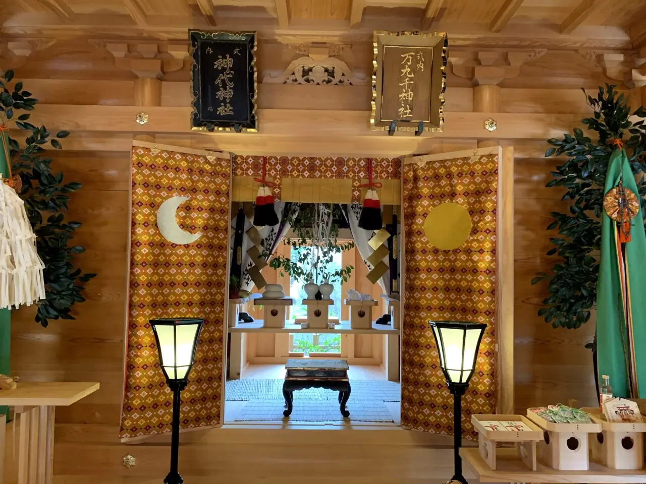 万九千神社の店内_1