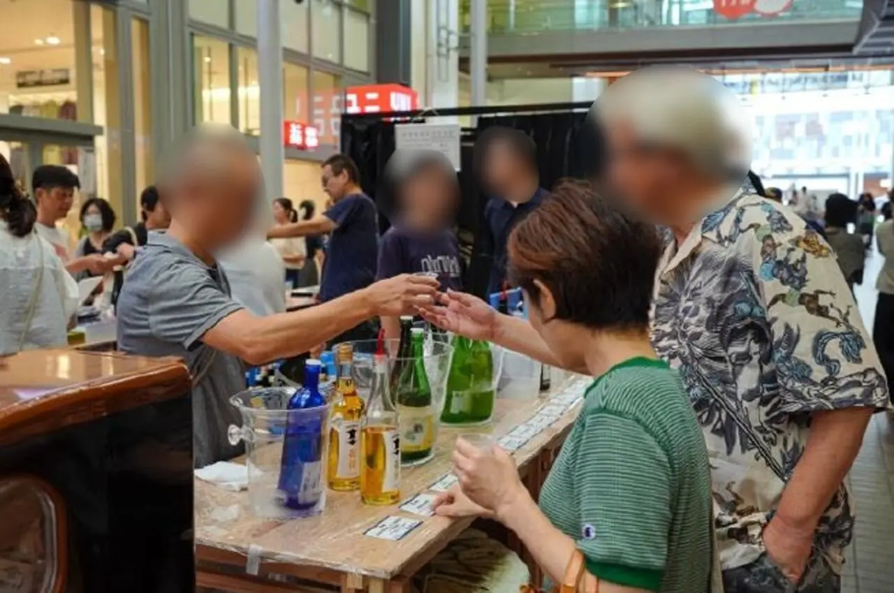 灘五郷SAKEフェアの試飲イメージ