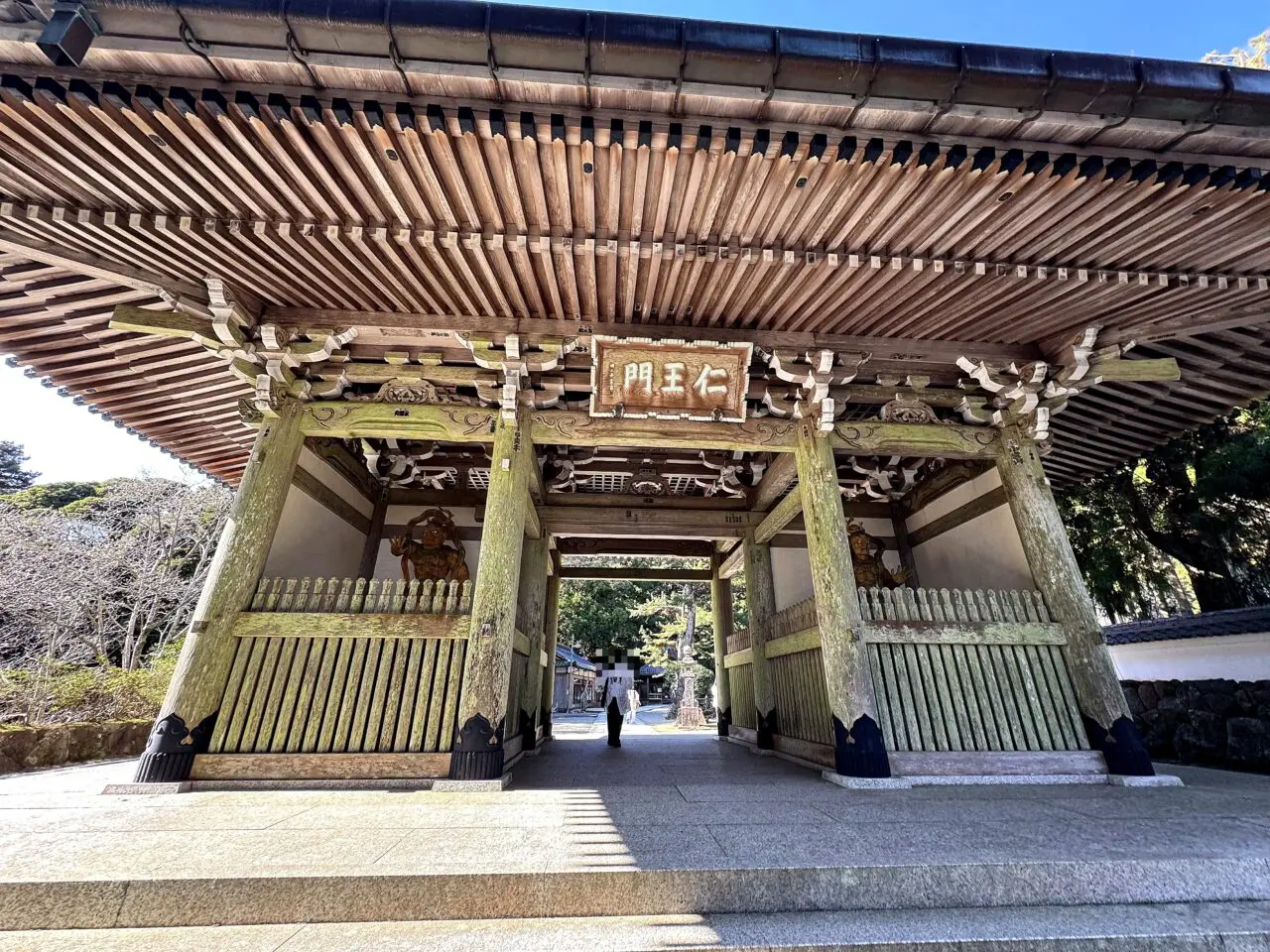 朝熊岳金剛證寺の仁王門