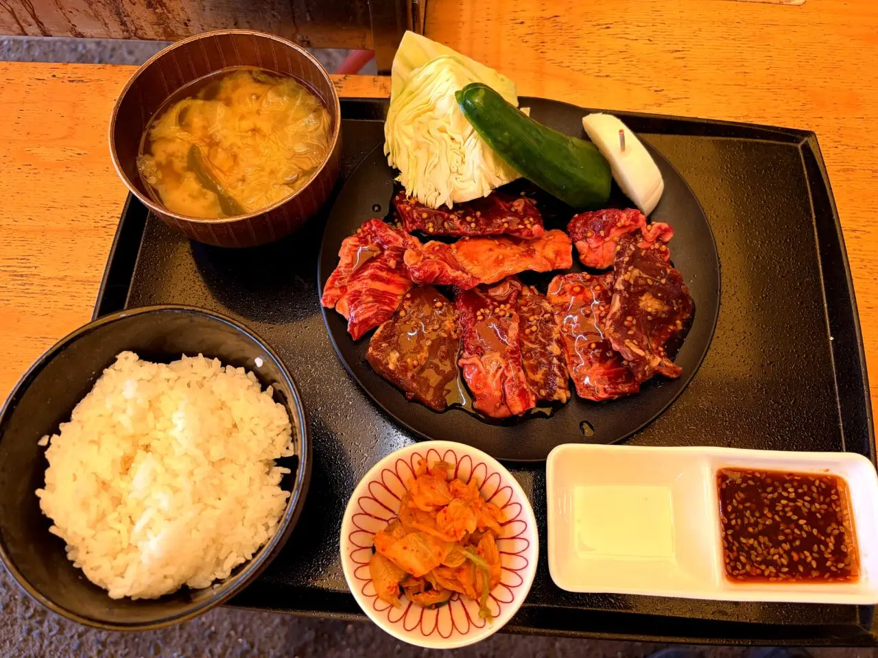 道の駅黒井山グリーンパークのBBQ焼き物と肉料理の食事例（訪問時）