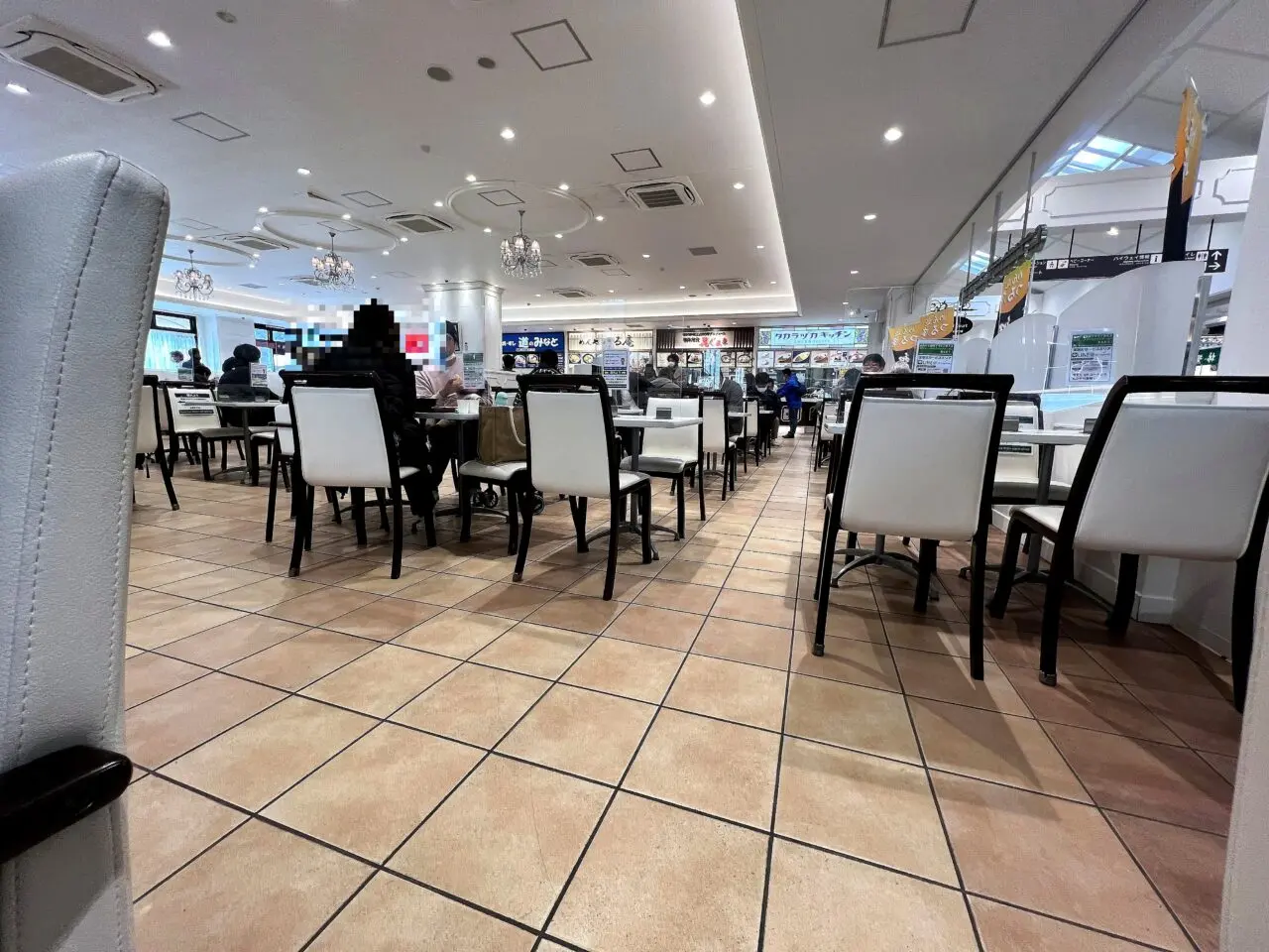 宝塚北SAの店内1