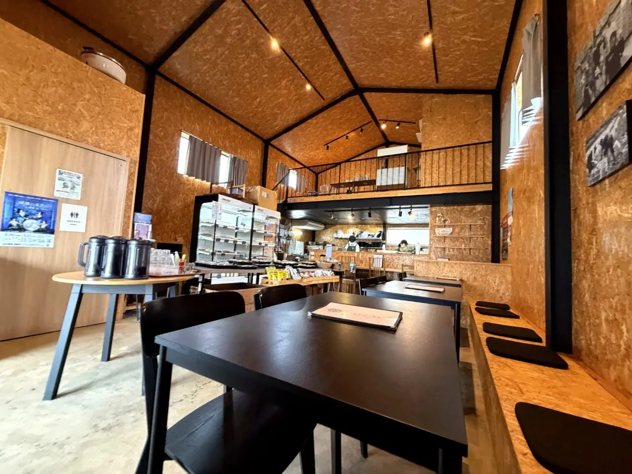 しまそら食堂 淡路島の店内1
