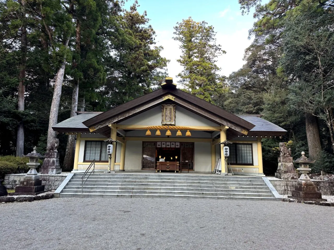 頭之宮四方神社の外観1