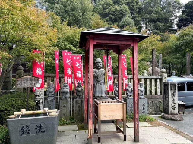 境内にある小さな水場