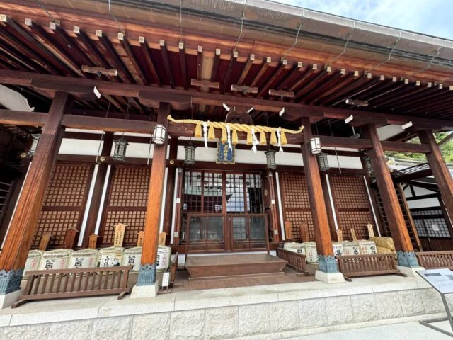 門戸厄神東光寺境内の別のお堂正面