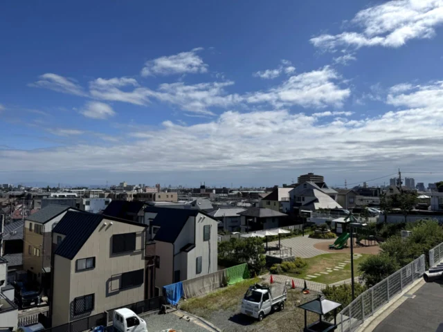 門戸厄神東光寺周辺から見える西宮の住宅地