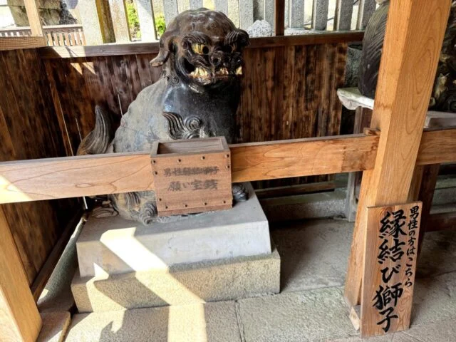由加神社本宮の狛犬像
