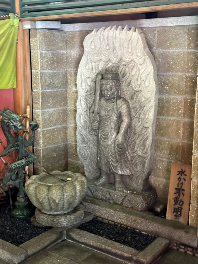 常喜院赤地蔵尊の石仏