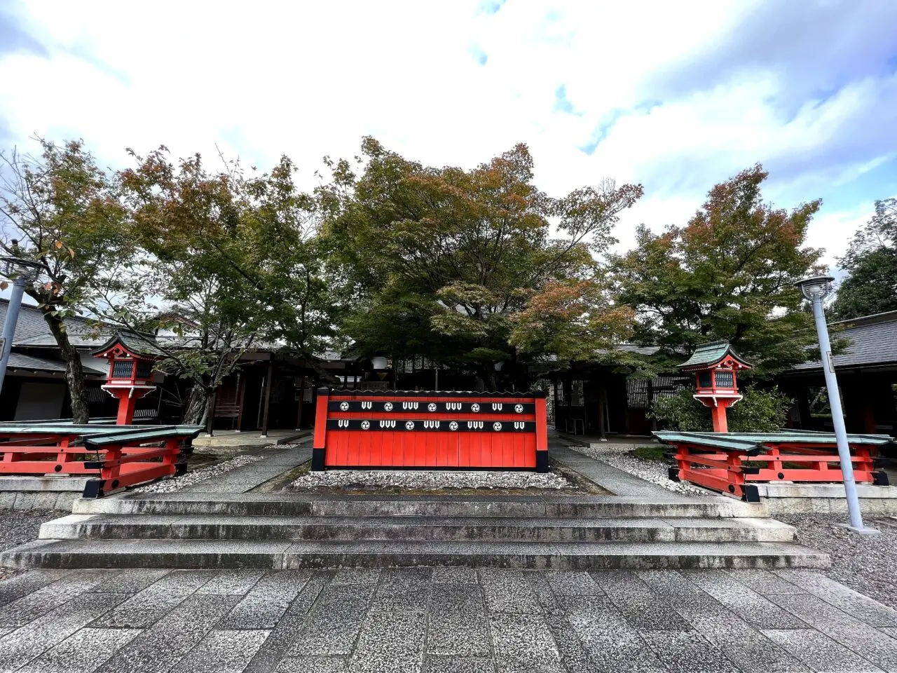 車折神社の本殿まわり