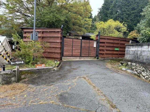 丹生都比売神社の駐車場1
