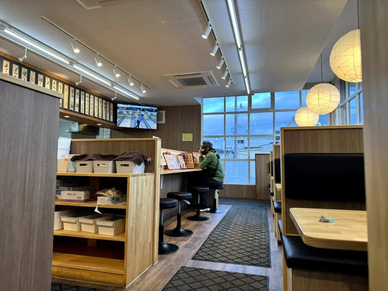 津山 塩元帥の店内1