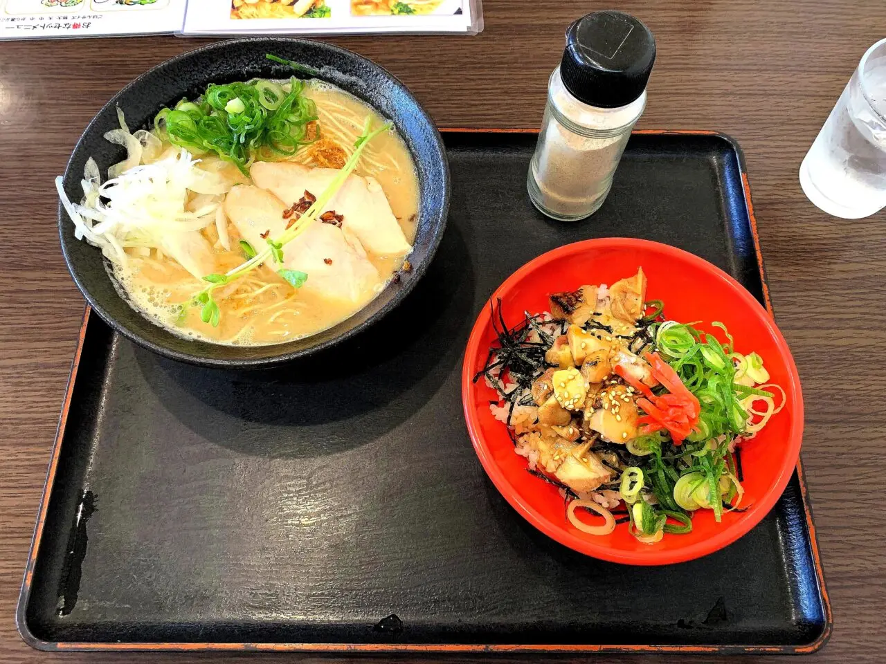 尾道 鶏そば本店の料理1