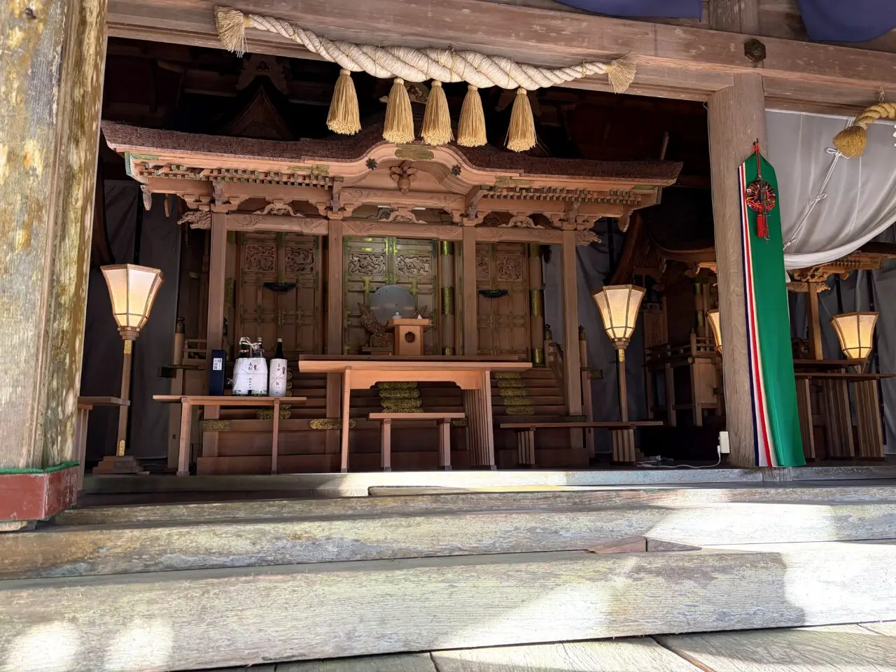 玉置神社本社の拝所正面