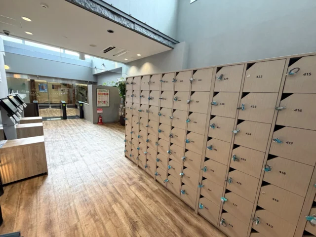 館内のロッカーエリア