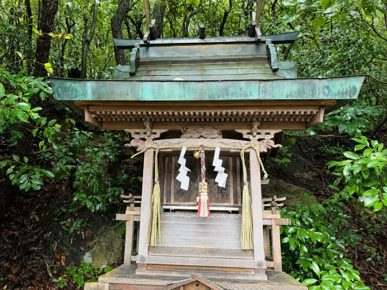 日岡神社境内の高御位神社の社殿