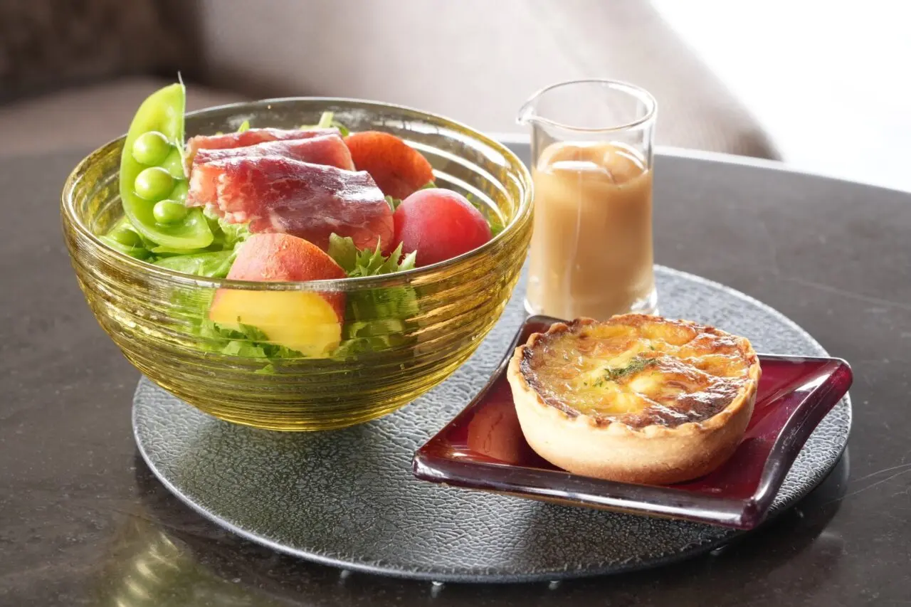 神戸メリケンパークオリエンタルホテル公式掲載のVIEW CAFEメニュー画像4。
