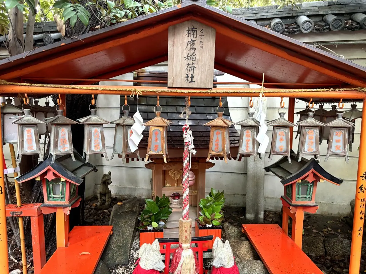 長田神社の楠宮稲荷社正面