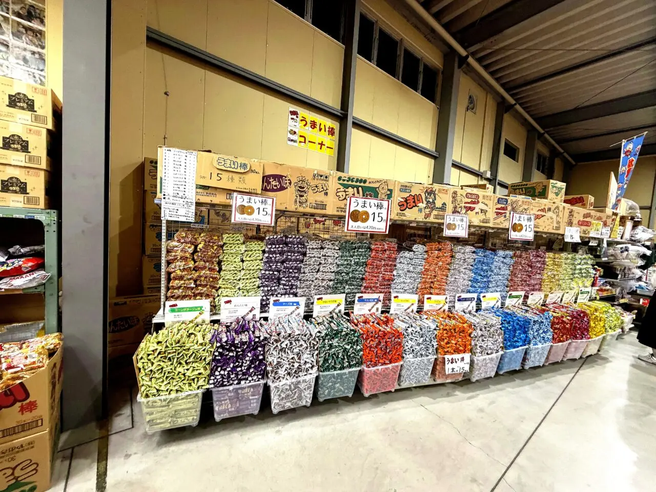 日本一のだがし売場の店内3