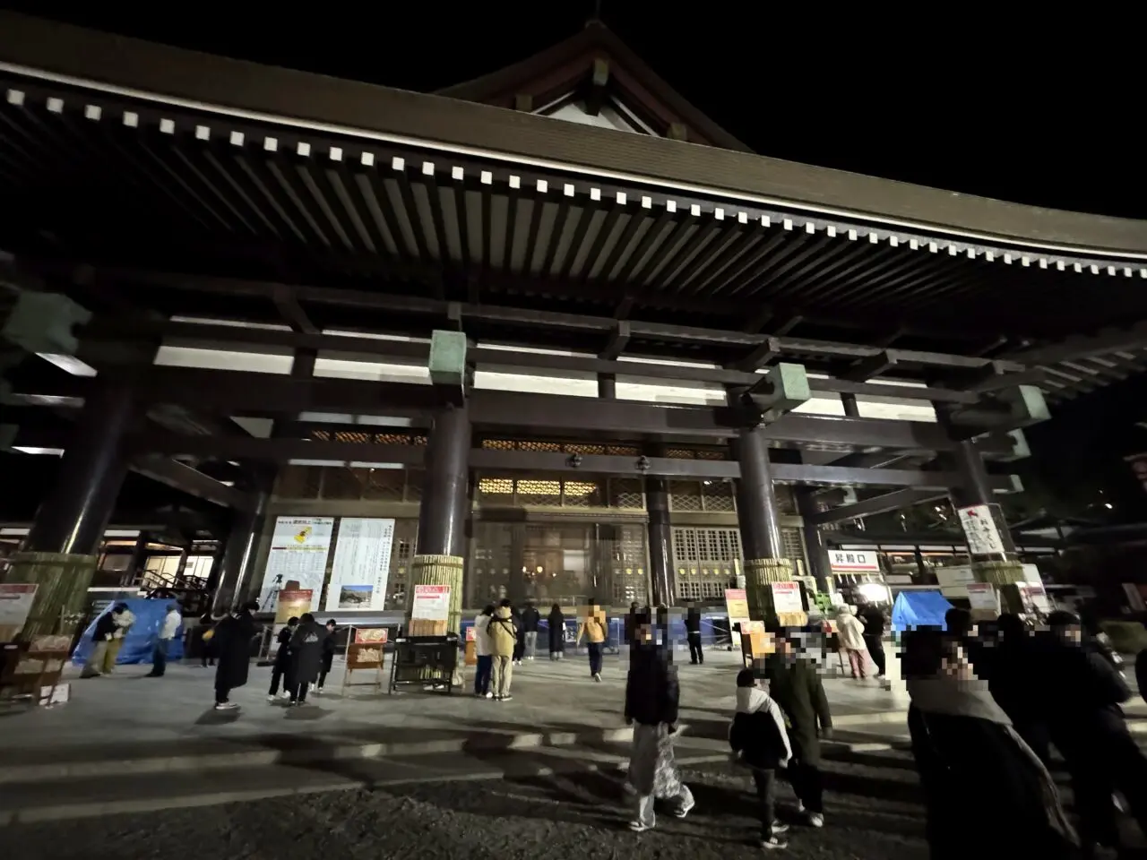 夜の最上稲荷本殿