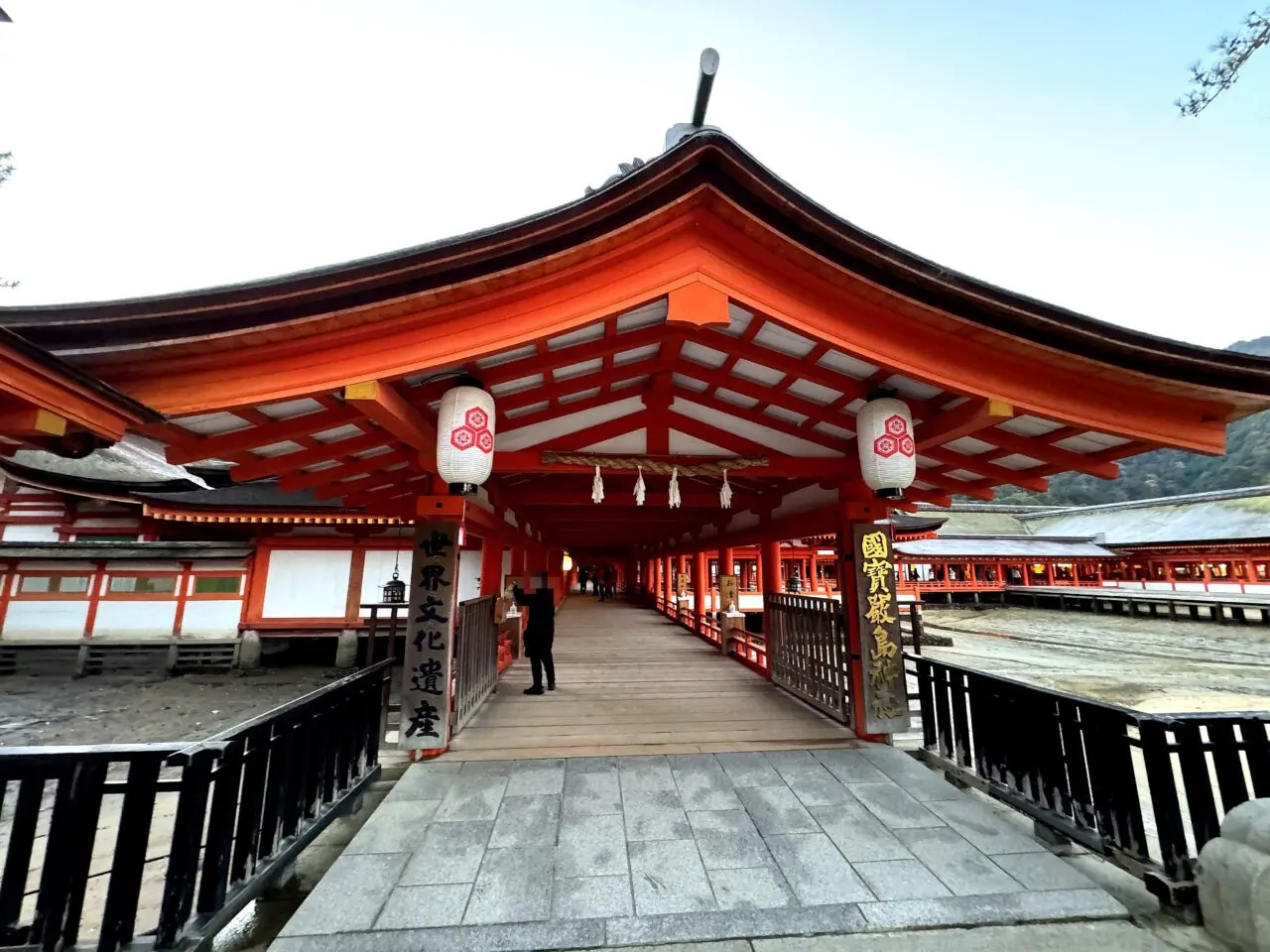 宮島 厳島神社 嚴島神社の入口・回廊付近
