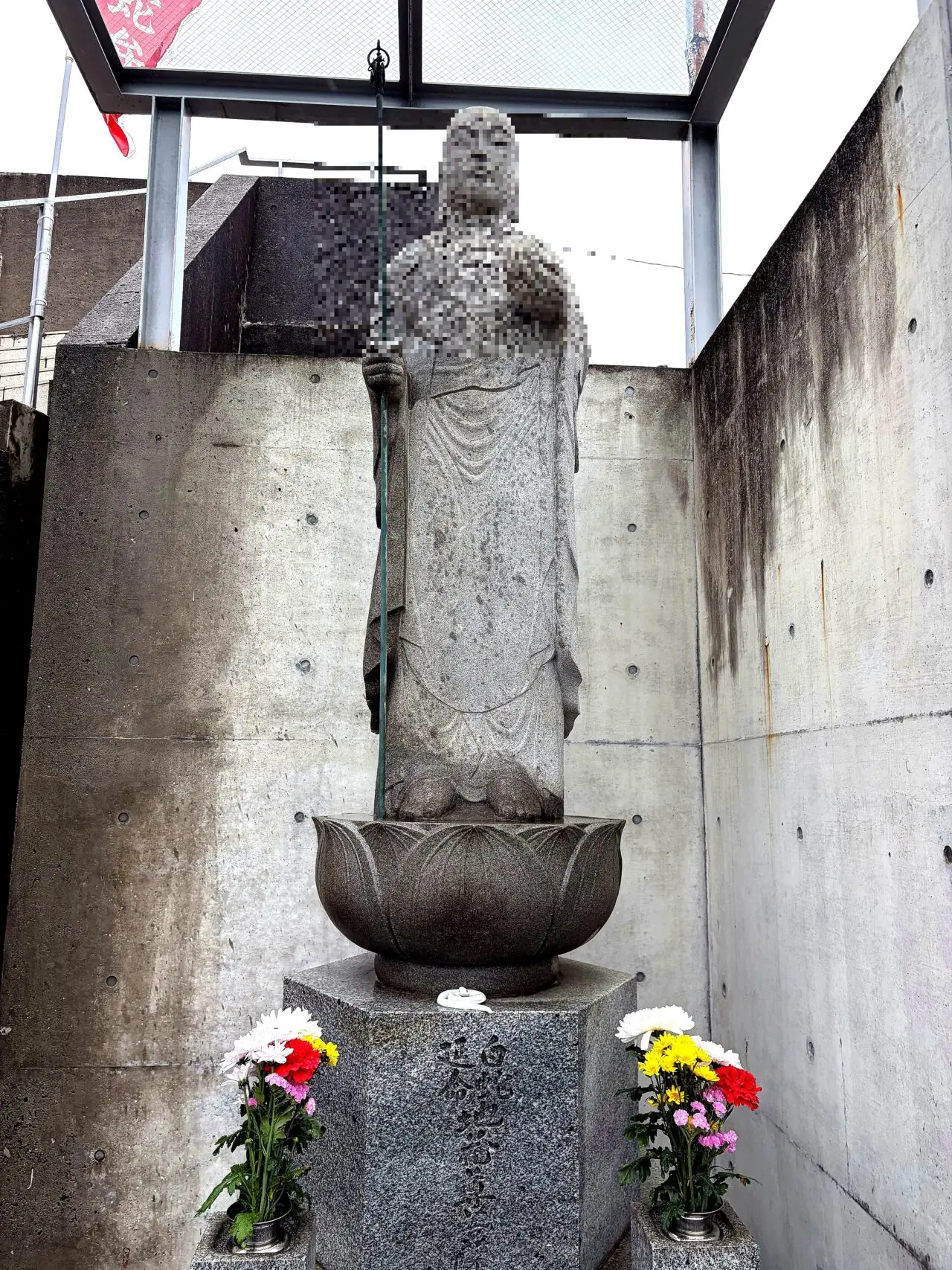 境内の石像