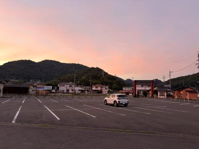 夕方の最上稲荷周辺駐車場