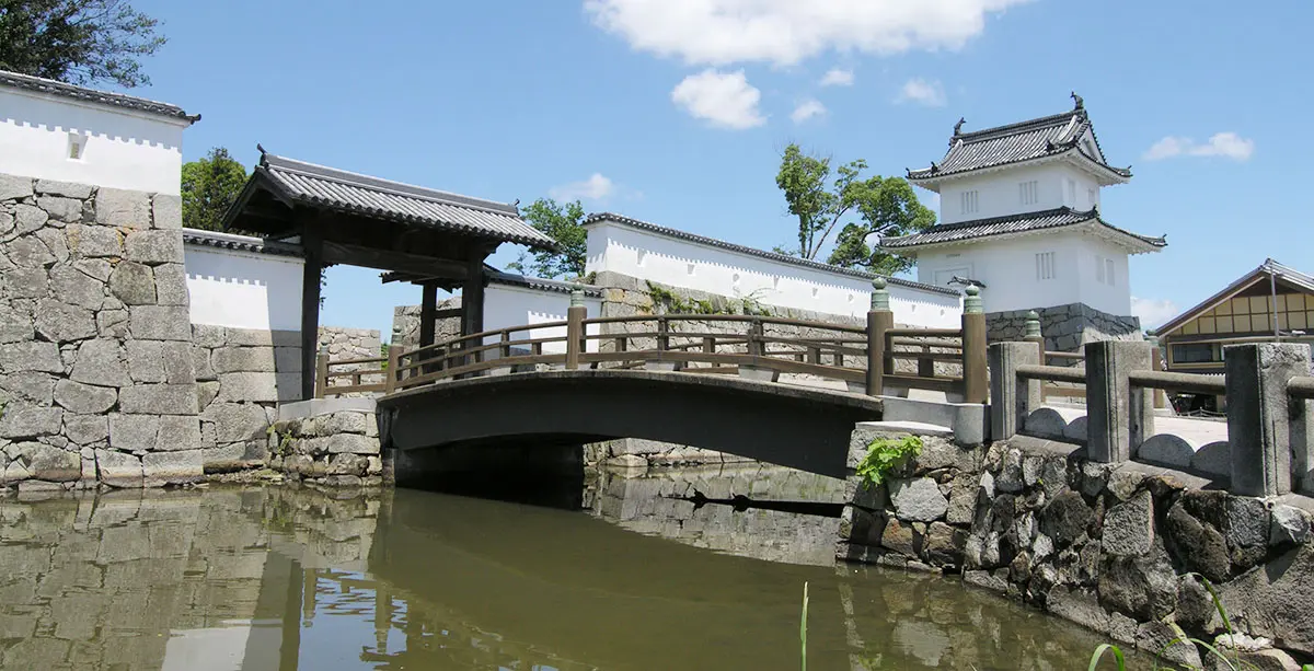 赤穂城跡の大手門と大手隅櫓