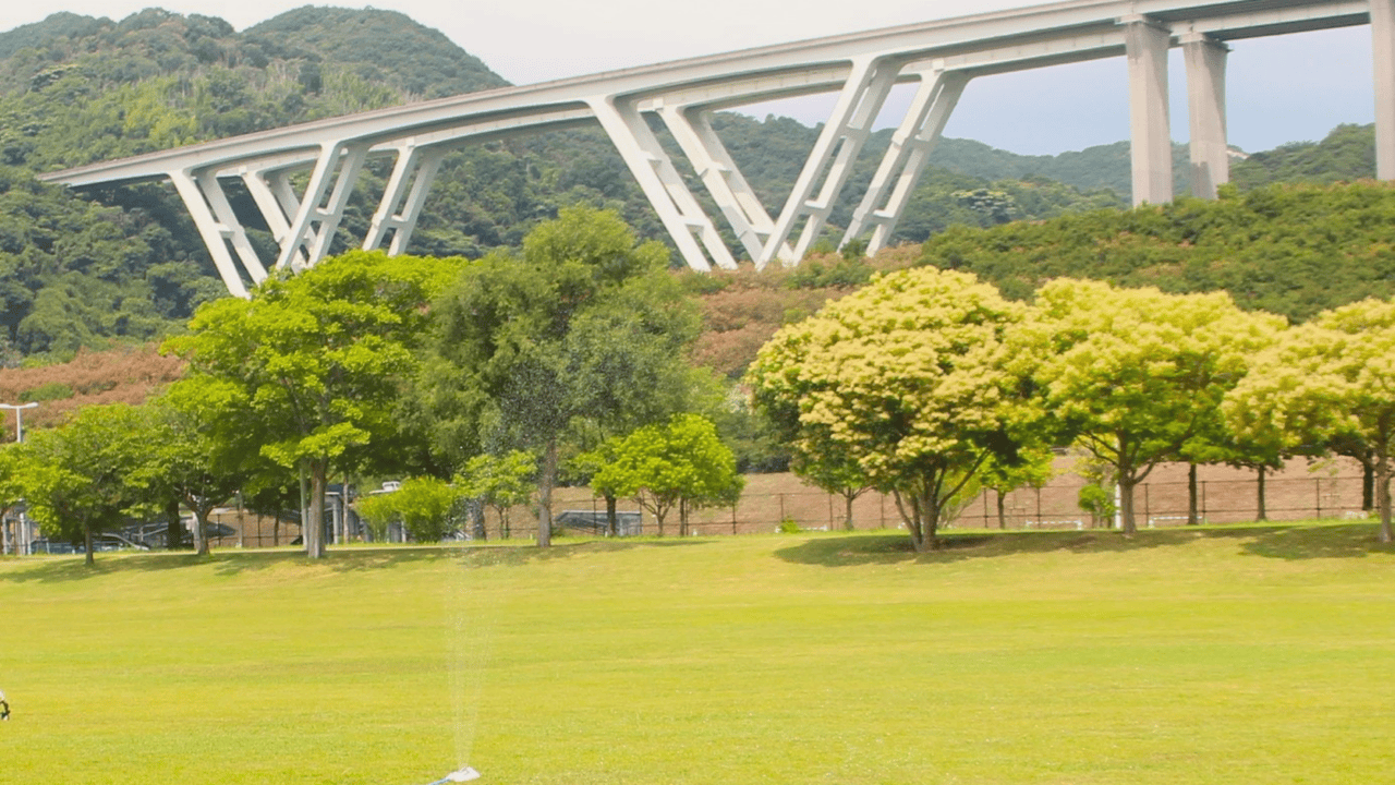 明石海峡公園の芝生広場と散水の公式イベントビジュアル
